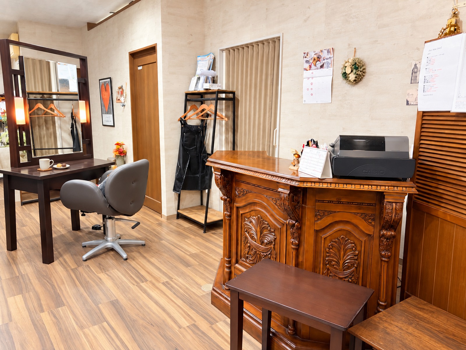 Hair Make Cozyの落ち着いた店内